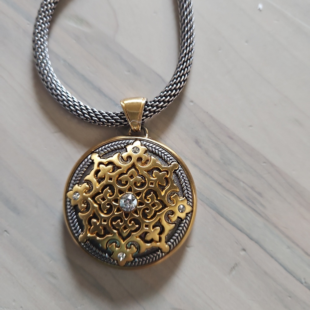Brighten necklace With pendant